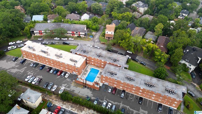 Building Photo - 2990 Rhodes Cir S