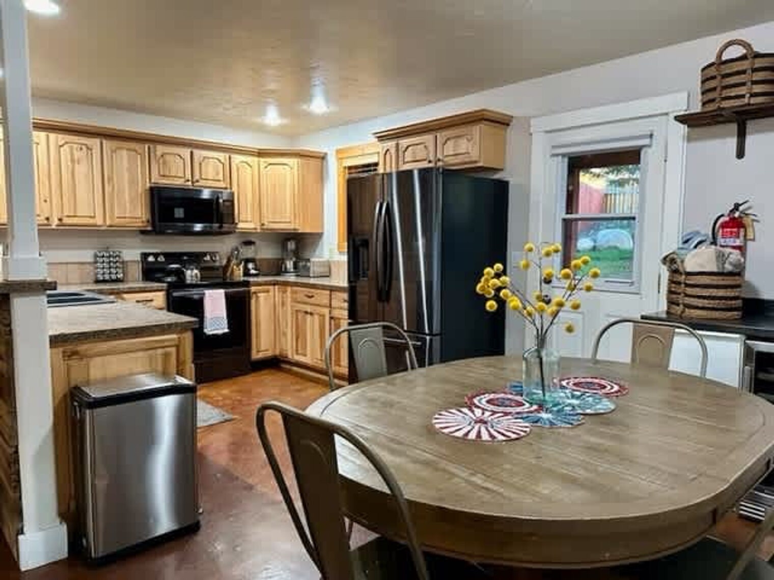 Building Photo - 816 Reedy Ln