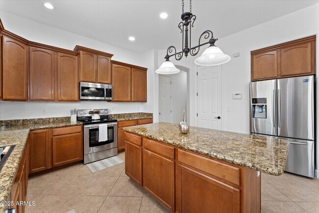 Building Photo - 3557 S Halsted Ct