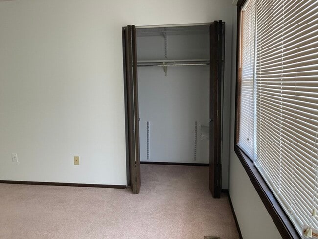 Building Photo - Marylou Unit 10 - 2 Bedroom, 1.5 Bath Town...