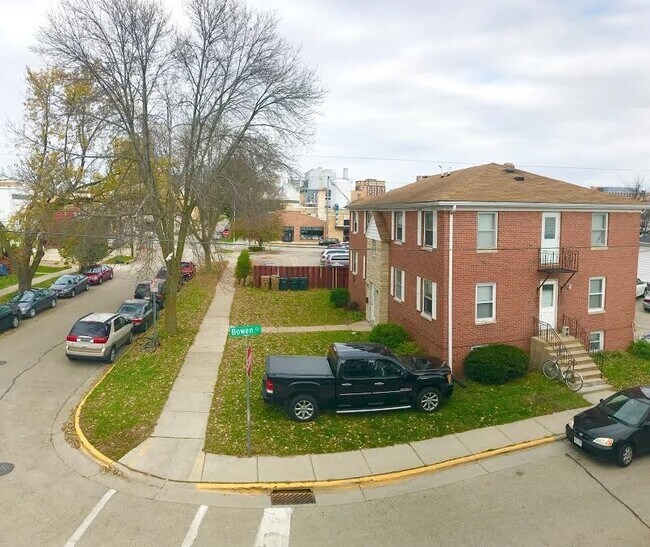 Building Photo - 1129-1131 Bowen Ct