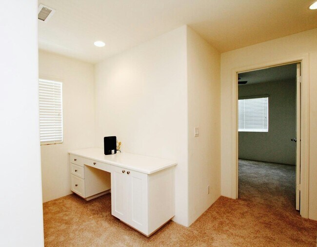 Building Photo - 91-1382-1382 Kaileolea Dr