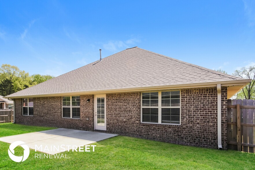 Building Photo - 7878 Ferndale Dr