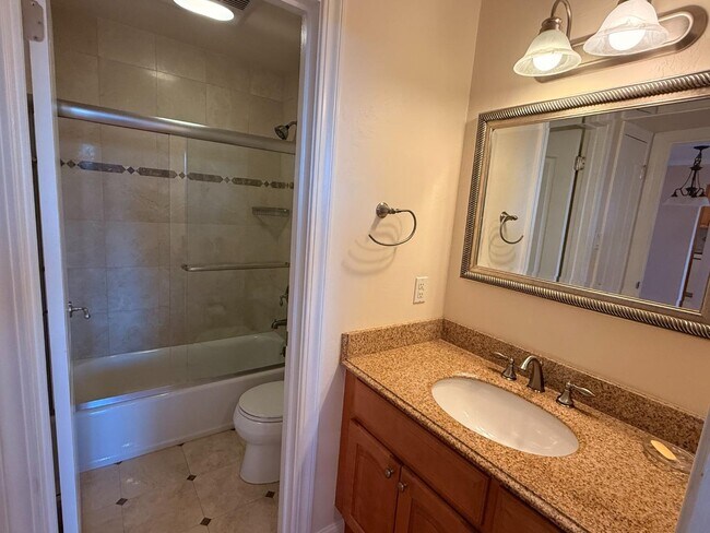 Building Photo - 200 Elm St