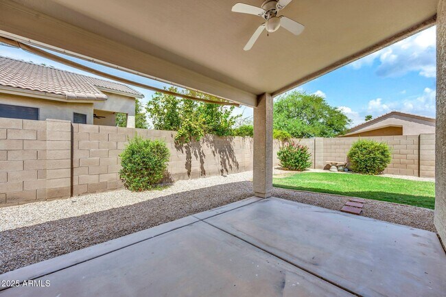 Building Photo - 3124 E Roveen Ave