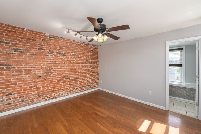 Building Photo - 505 Grundy St