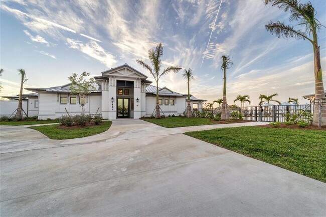 Building Photo - 14050 Heritage Landing Blvd