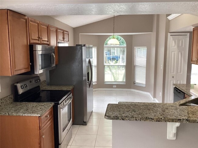 Building Photo - 572 Lancer Oak Dr
