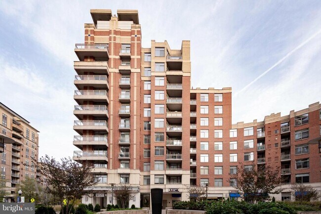 Building Photo - 3600 S Glebe Rd