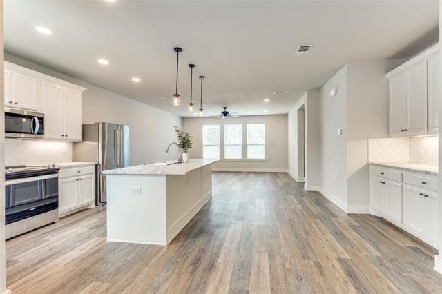 Building Photo - 9517 Thorncrown Ln