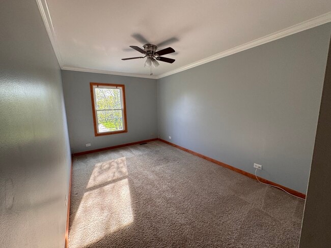 Building Photo - 1661 Estate Cir