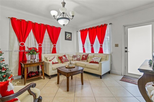 Building Photo - 860 Curtiss Dr