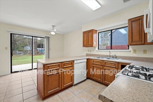 Building Photo - 500 Padens Chase Ct