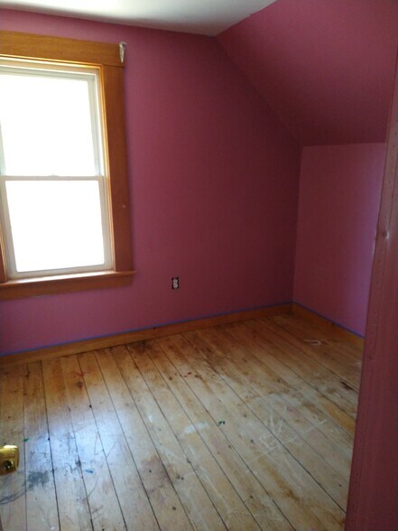 Building Photo - 76 Aspen St