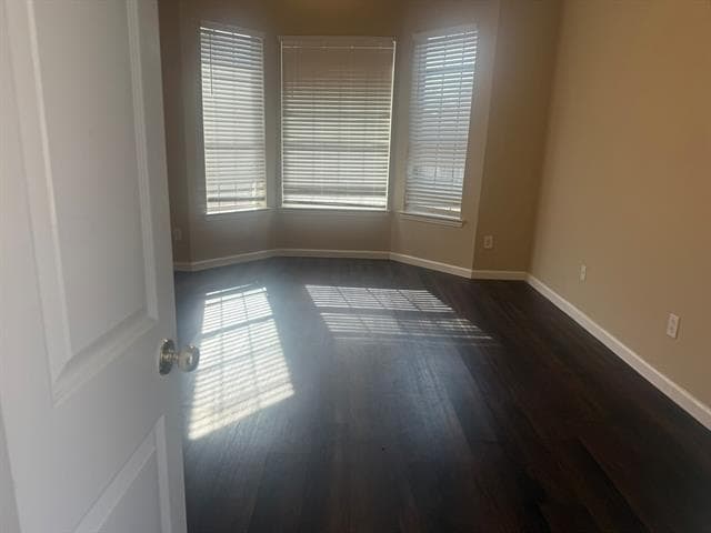 Building Photo - 2844 Cascade Cove Dr