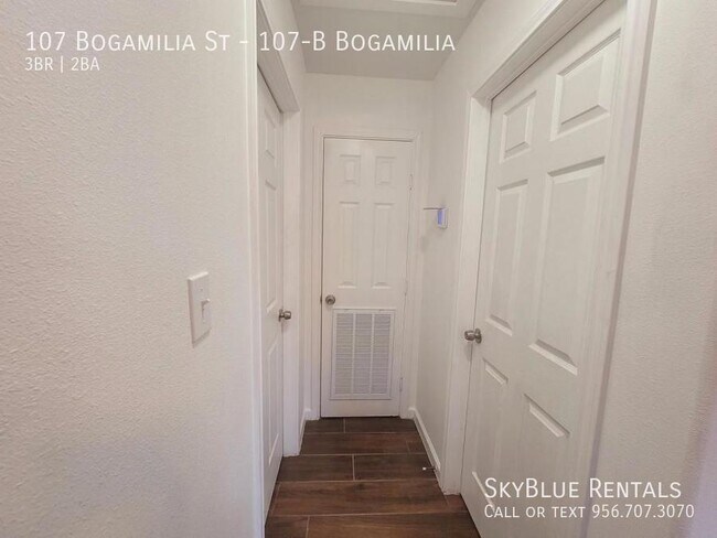 Building Photo - 107 Bogamilia St