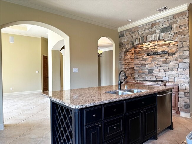 Building Photo - 617 Constellation Blvd