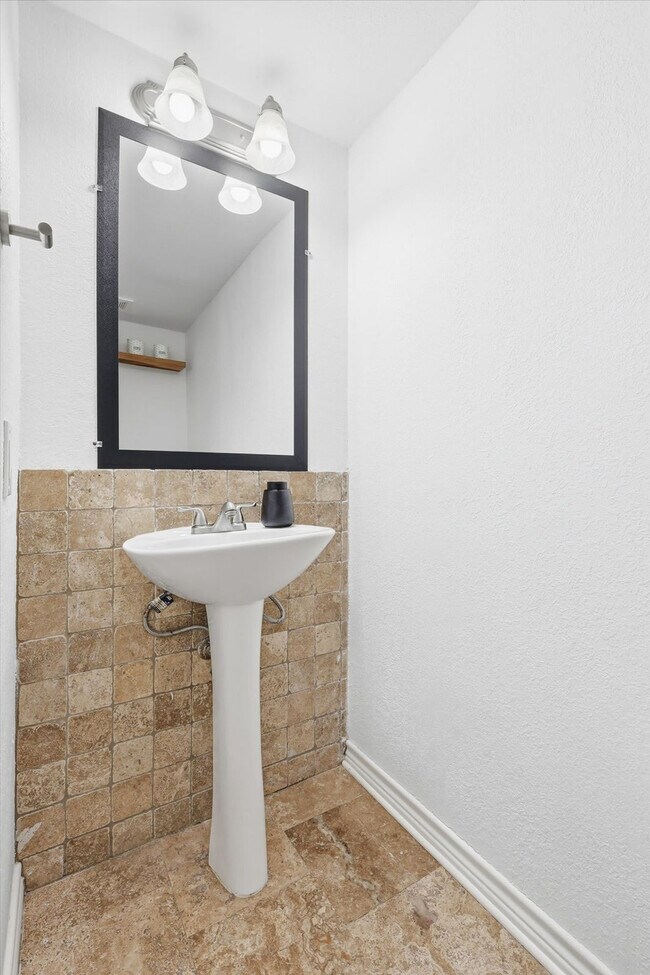 Building Photo - 3533 Arbuckle Dr