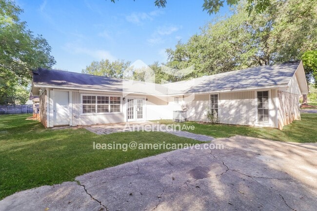 Primary Photo - 1514 Edgewood Pl