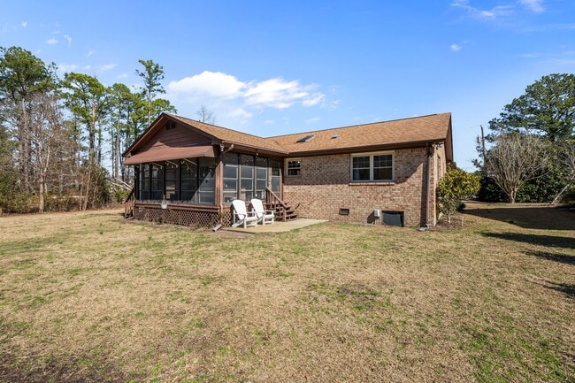 Building Photo - 6115 Gondolier Dr