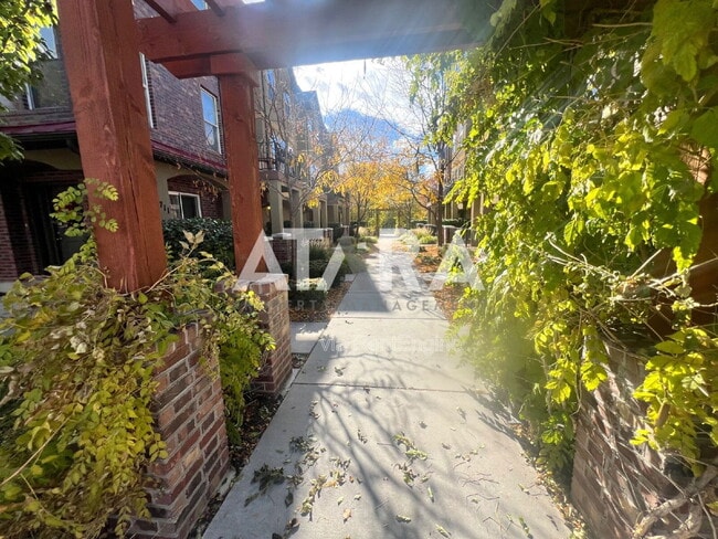 Building Photo - 713 Kirkbride Ave