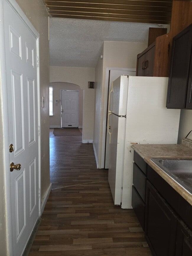 Building Photo - 1603 S Dover St