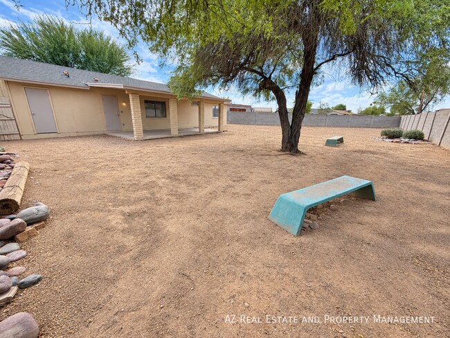 Building Photo - 4528 W Palm Ln