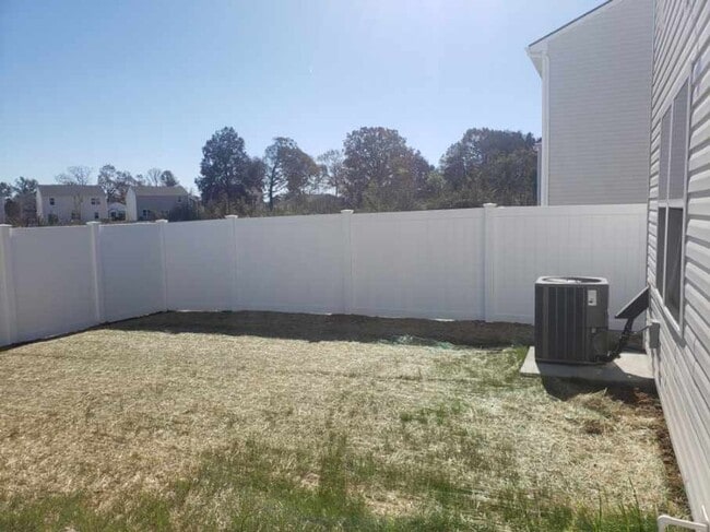 Building Photo - 4511 Jackie Retreat Dr