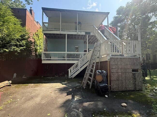 Building Photo - 2 Linden Ave