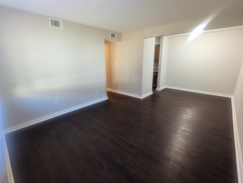 Building Photo - 118 Garr Ln