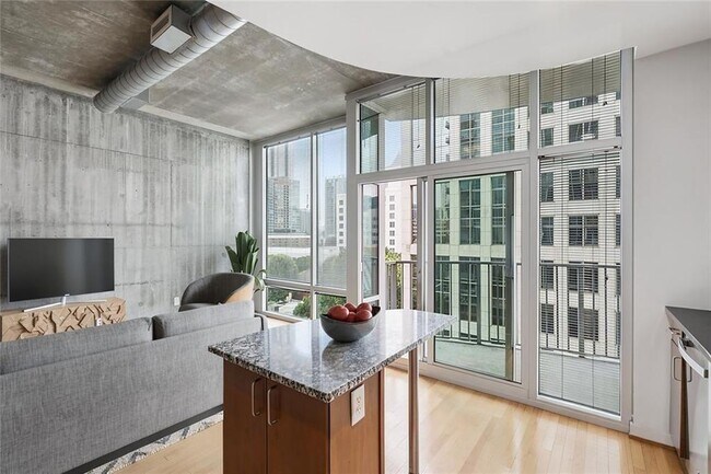 Building Photo - 943 Peachtree St NE