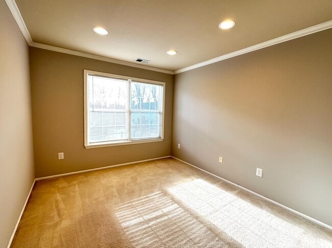 Building Photo - 808 Cypress Ln