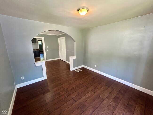 Building Photo - 2911 E Brookside Ave