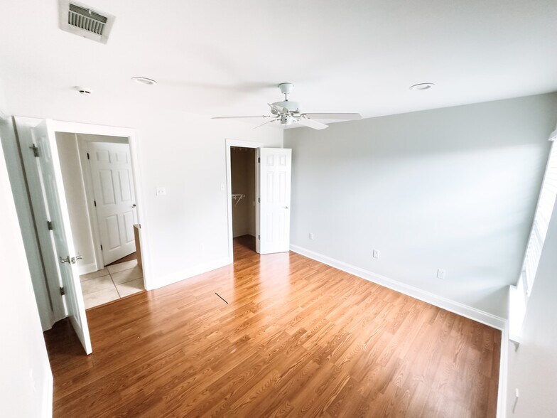 Building Photo - 12481 Homeport Dr