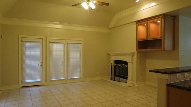 Building Photo - 1767 Lakeside Enclave Dr