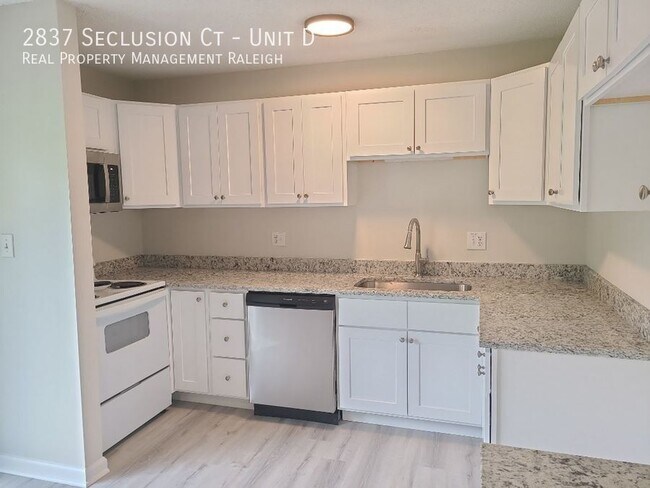 Building Photo - 2837 Seclusion Ct