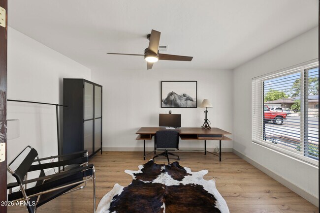 Building Photo - 5449 E Larkspur Dr