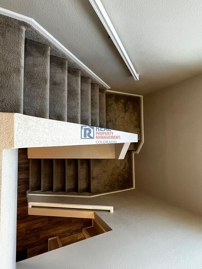 Building Photo - 3092 Cub Lake Dr