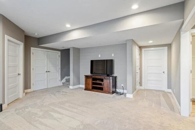 Building Photo - Waterfront Home in Buccaneer Bay with 3-Car Garage & Walkout Basement