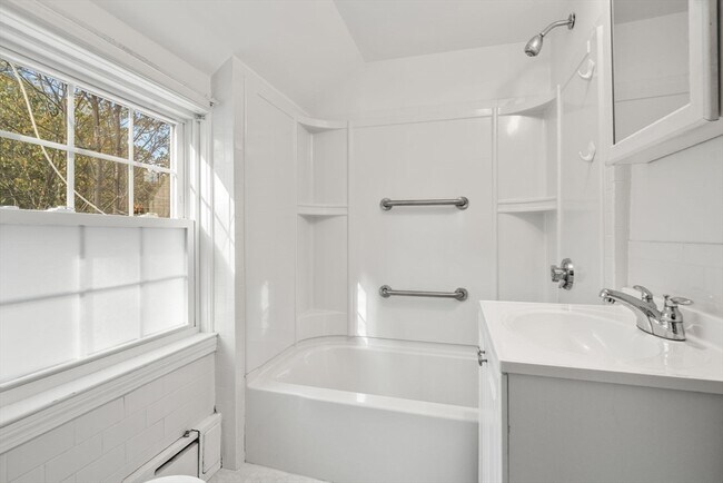 Building Photo - 410 Conant Rd