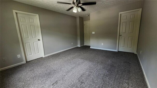 Building Photo - 281 Silver Ridge Dr
