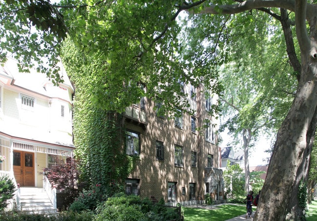 Building Photo - Ivy at Sylvan