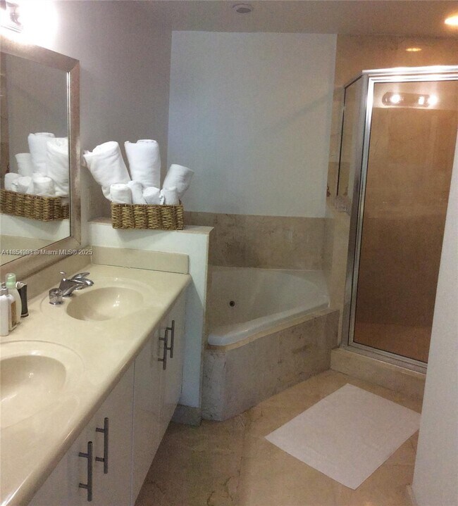 Building Photo - 7900 Harbor Island Dr