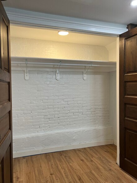 Walk-in Closet - 2029 Maryland Ave