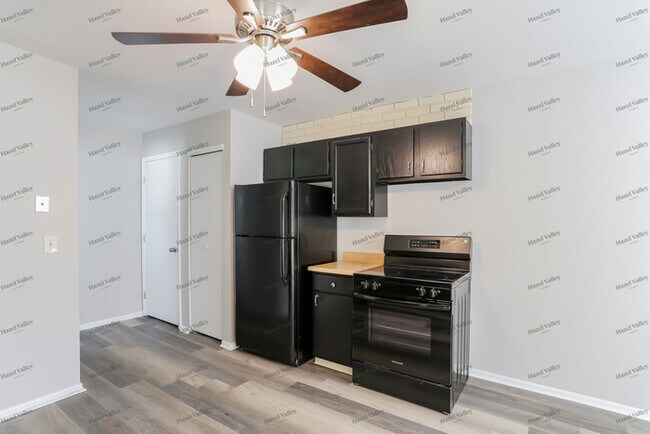 Building Photo - 3715 Big Walnut Dr