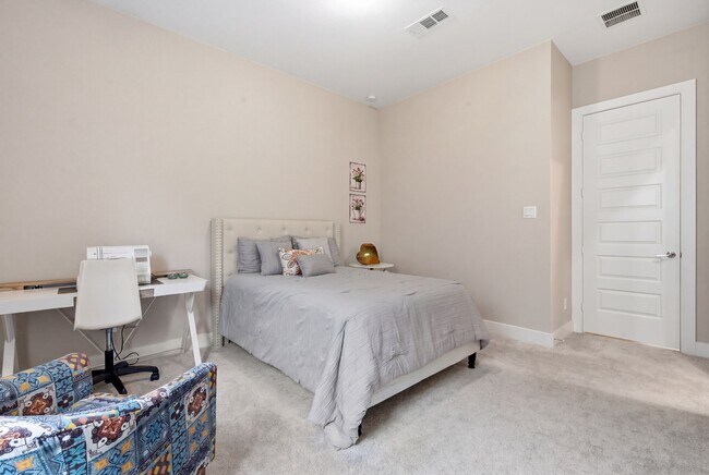 Building Photo - 28065 Willow Gln Dr