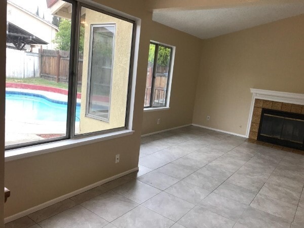 Building Photo - ¦¦¦¦ LUXURY LIVING IN THE HEART OF SOUTHRI...