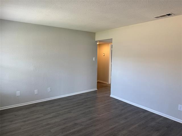 Building Photo - 530 Glen Cove St