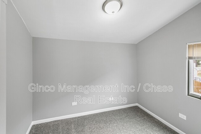 Building Photo - 9305 S Homan Ave