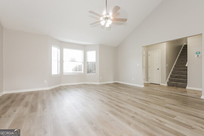 Building Photo - 5548 Glen Ridge Bend